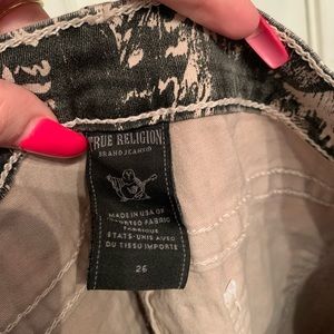 Women’s True Religion Patterned Jeans. Size 26. Tan/Grey/Black.